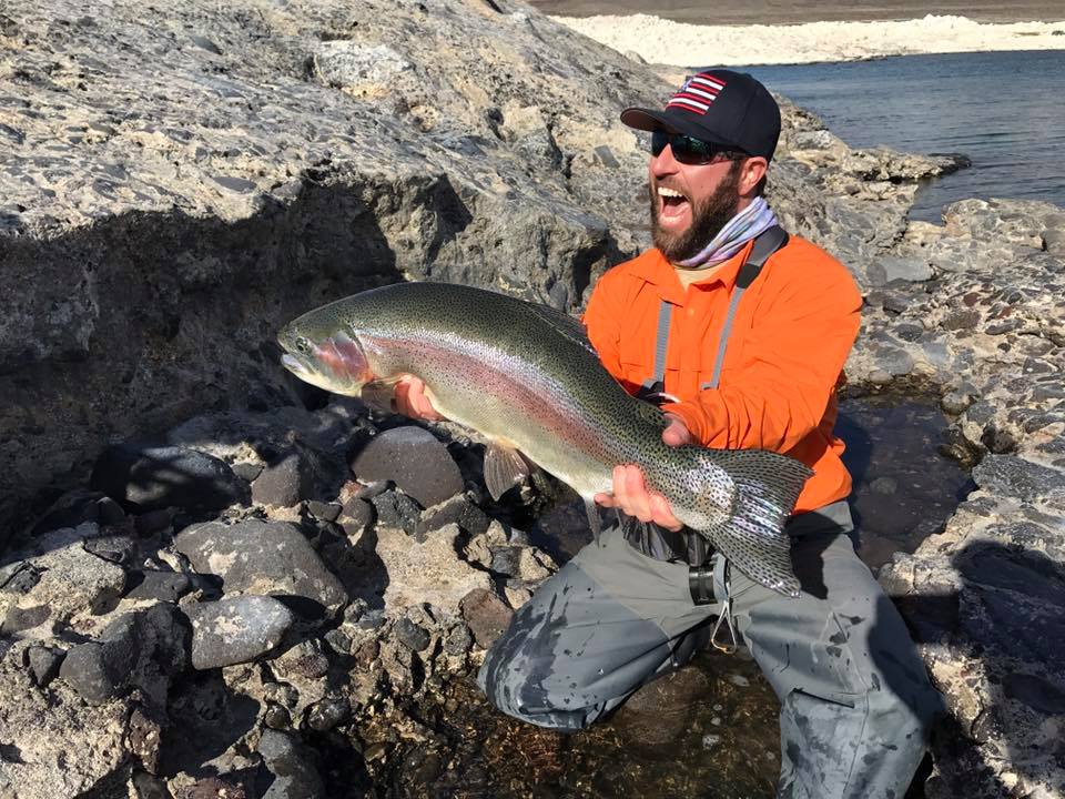 Wow! Lago Strobel , Elv Lodge turned on yesterday and it was epic. Dreu Murin Sheree Jensen #reellifestyle biggest rainbow of my life pushing 20 pounds